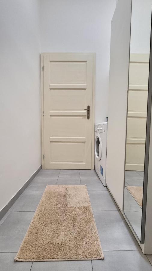 Finnem Rentals Jicinska Praha Bagian luar foto
