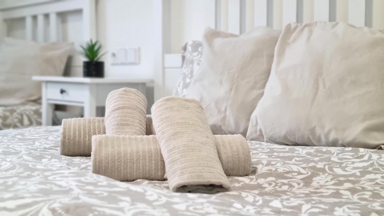 Finnem Rentals Jicinska Praha Bagian luar foto